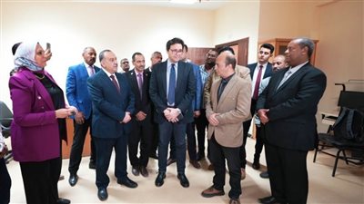 محافظ أسيوط ووزير الثقافة يزوران قصر ثقافة الزعيم جمال عبد الناصر