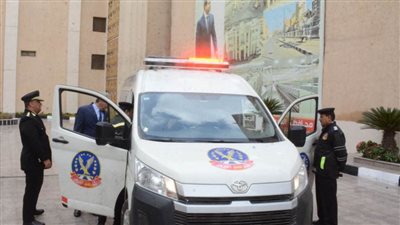 بالصور.. محافظ الغربية يتفقد أولى سيارات الدوريات الذكية لمنظومة المرور