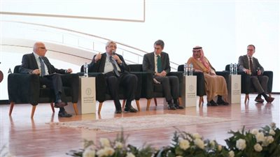 ملتقى الرعاية الصحية: جلسة نقاشية بعنوان 