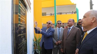 محافظ المنيا يفتتح أعمال تطوير مدرسة السلام الإعدادية بنات