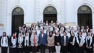 محافظ المنيا يهنئ الدفعة الرابعة من برنامج “المرأة تقود” خلال حفل ختام الدورة التدريبية