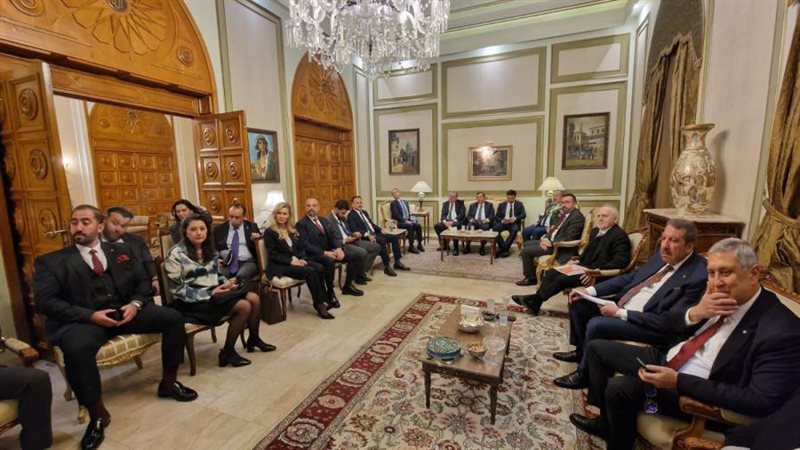 وزير الصحة مع الغرفة