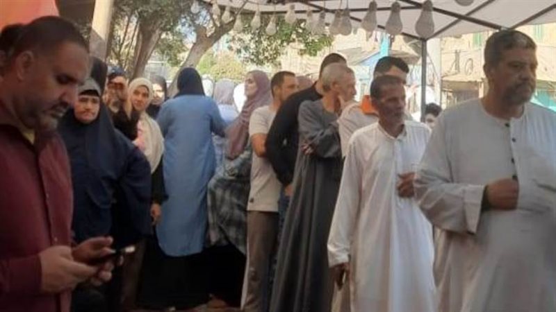 الناخبين أمام اللجان