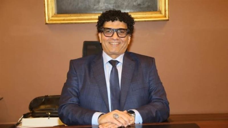 الدكتور علاء عبد