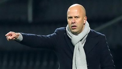 سلوت يعلن عودة حارس ليفربول 