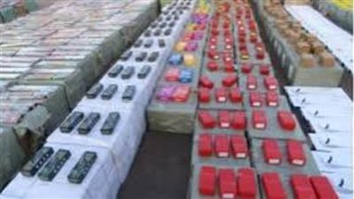 إحباط محاولة جلب ألعاب النارية وأجهزة اتصال لاسلكية ومنشطات