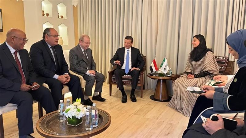 وزير الزراعة خلال