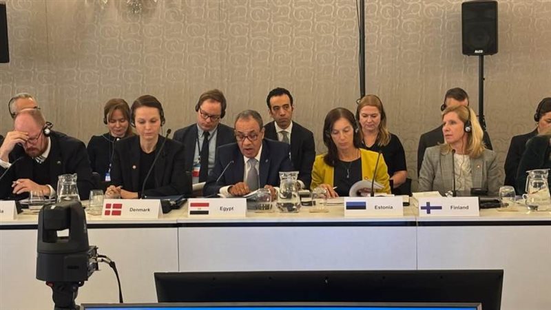 وزير الخارجية في