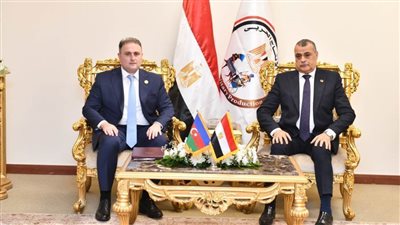 وزير الإنتاج الحربي يلتقي وزير الصناعات الدفاعية لدولة أذربيجان 
