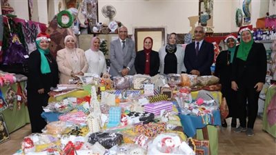 مديرة تعليم القاهرة تفتتح معرض 