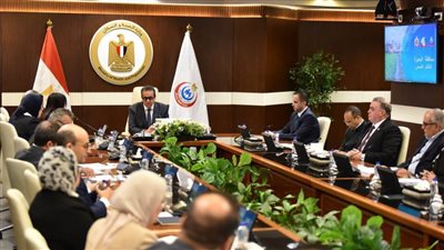 وزير الصحة يتابع مع محافظ البحيرة إنجاز المشروعات الصحية والتوسع في الخدمات