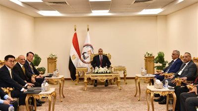 وزير الإنتاج الحربي يلتقي نائبيّ رئيسيّ 