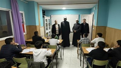 أمينا (كبار العلماء) و(البحوث الإسلامية) يلتقيان أبناء الجاليات المصرية والعربية في إسبانيا