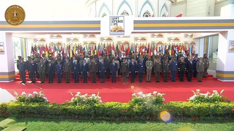 صورة تذكارية مع المشاركين