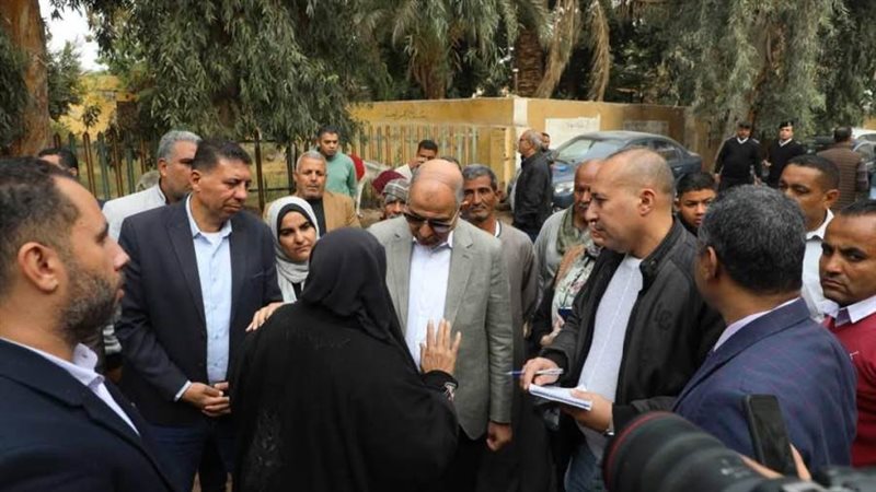 محافظ المنيا خلال