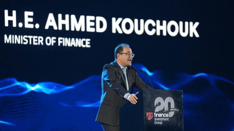 وزير المالية خلال