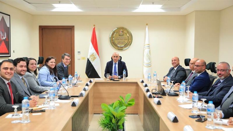 اجتماع وزير التربية