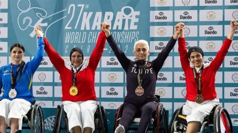 موظفة بجامعة عين