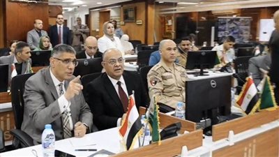 محافظ الجيزة يتابع انتظام فتح اللجان الانتخابية بالدائرة الثامنة 