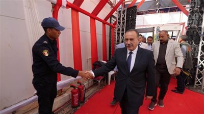 وسط أجواء من الانضباط.. محافظ أسيوط يتفقد لجان الدائرة الثالثة