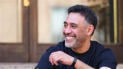 عمرو مصطفى يحتفل بـ 