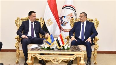 وزير الدولة للإنتاج الحربي ووزير الطاقة والتعدين البوسني يناقشان سبل التعاون
