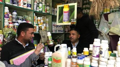 ضبط 360 عبوة مبيدات زراعية محظورة خلال حملات تفتيشية بمركز أبوتيج