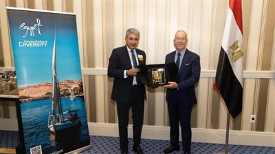 وزير السياحة يبحث مع رئيس منظمى الرحلات الامريكية سبل التعاون