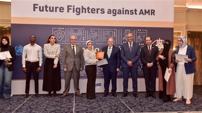 رئيس هيئة الدواء يشيد بدور الطلاب في مواجهة مقاومة المضادات الحيوية