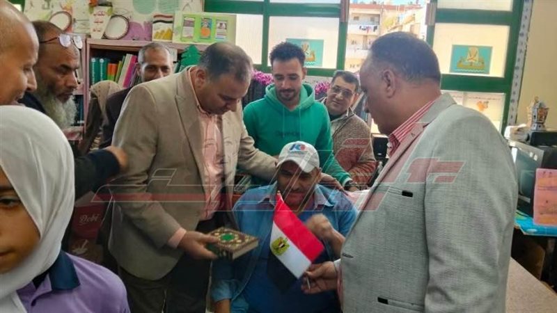 توزيع الهدايا