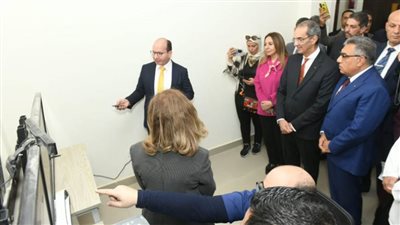 محافظ الدقهلية ووزير الاتصالات يتابعان أعمال منظومة التشخيص عن بُعد بمستشفى الصدر في المنصورة