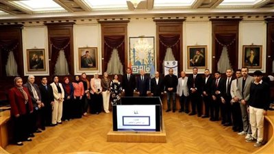 محافظ القاهرة لطلاب برنامج قادة مصر: العاصمة نموذج للتحول الحضاري