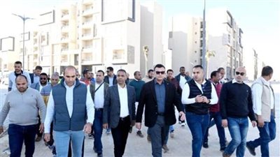 وزير الإسكان يتفقد مشروع سكن لكل المصريين