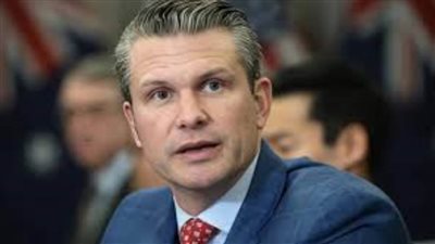 وزير الدفاع الأمريكي يدافع عن ضربات قوارب المخدرات