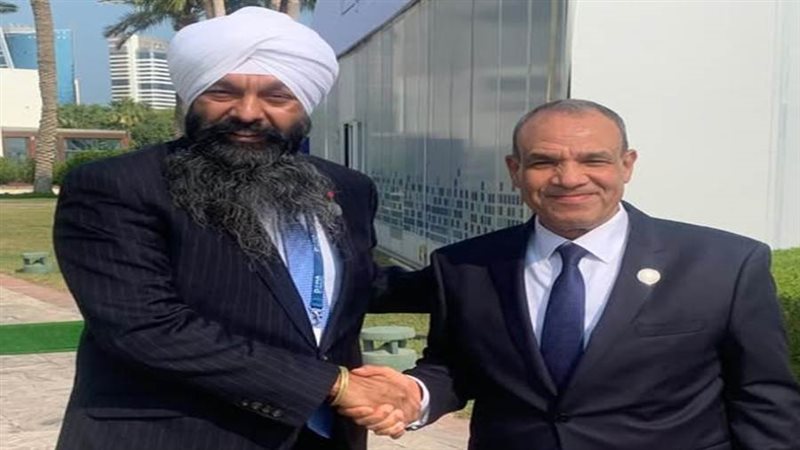 وزير الخارجية يشيد