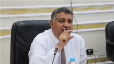 دفع العمل بمشروعات الطرق بمواقع 