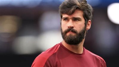 أليسون: أتمنى عودة محمد صلاح ليلعب مجددًا مع الفريق