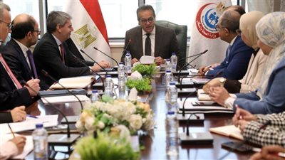 وزير الصحة يتابع تطورات اتفاقيات إنشاء مصنع اللقاحات متعدد المراحل