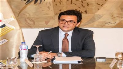 وزير الثقافة يلتقي نظيره الأذربيجاني لتعزيز التعاون الثقافي بين البلدين