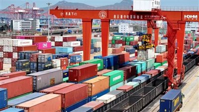 واشنطن بوست: تجاوز فائض التجارة العالمية للصين تريليون دولار