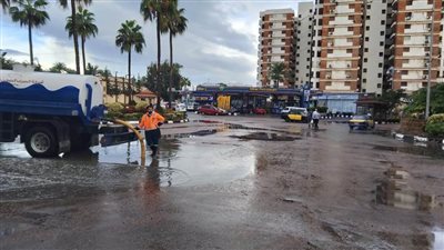 محافظ الإسكندرية: الأجهزة التنفيذية تواصل جهودها للتعامل مع حالة عدم الاستقرار في الأحوال الجوية