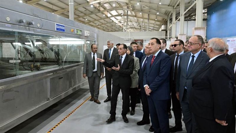 رئيس الوزراء يتفقد