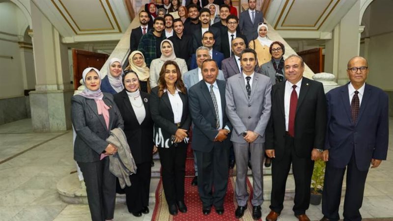 أثناء زيارة كلية