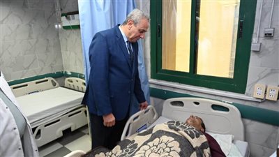 محافظ الغربية يعاين انقلاب أتوبيس على طريق دفرة ويزور المصابين بمستشفى كفر الزيات