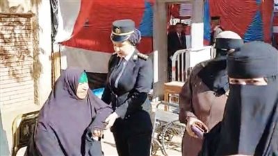 تنسيقية الشباب: الشرطة النسائية تساعد الناخبات على الإدلاء بأصواتهن في انتخابات الدوائر الملغاة بسوهاج