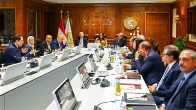 د.منال عوض تناقش مع محافظي القاهرة وبورسعيد تطوير أسواق العتبة والحميدي والتجاري