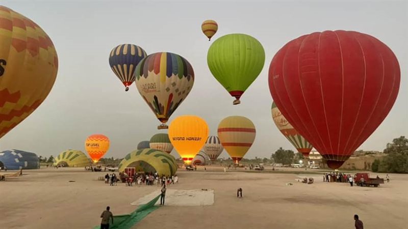 البالون الطائر بالبر