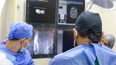  إنقاذ سبعيني من تمدد بالشريان الأورطي دون تدخل جراحي بمستشفى السلام في بورسعيد