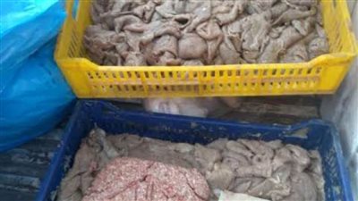 تموين الشرقية يحرر عددًا من المحاضر لأغذية مجهولة المصدر 