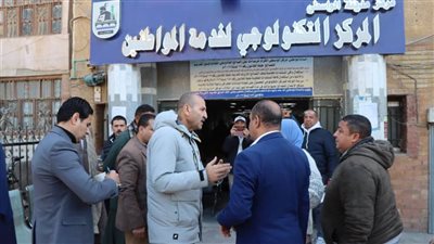 سكرتير بني سويف يتفقد العمل بملف التصالح في المركز التكنولوجي بمدينة الواسطى